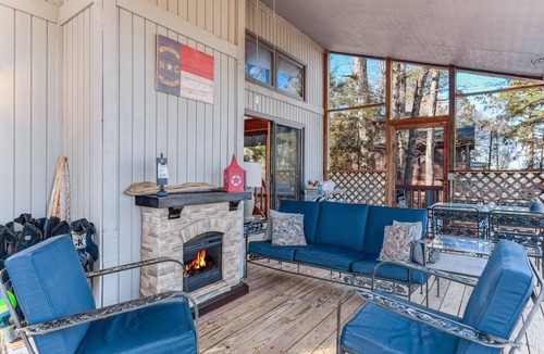 Macon House | Main Lake, Flat Yard, Hanging Bed, Dock, Kayak, Firepit, Screened Porch
