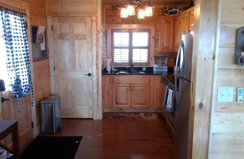Sevierville Cabin | Majestic! MTN views! 2 mi to Dollywood and 10 min to PKY GAME ROOM Resort Pool