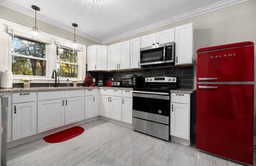 Gastonia House | "Maple Cottage" - Spacious 4BR Family Home in Safe Neighborhood in Gastonia