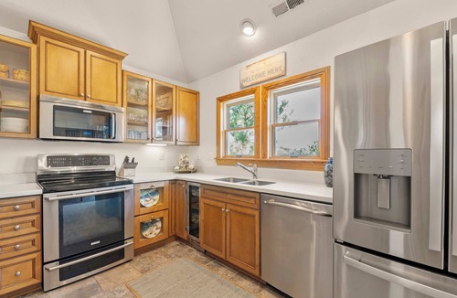 Monteray Shores House | Marga-Lisa: Private Pool | Wet Bar | Ensuite Bedrooms