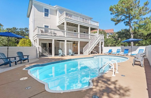 Monteray Shores House | Marga-Lisa: Private Pool | Wet Bar | Ensuite Bedrooms