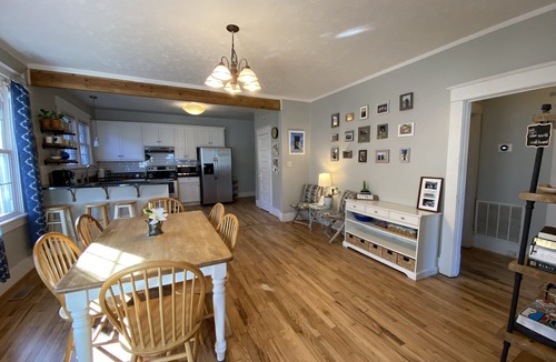 Midtown House | Master’s Getaway: 10 mins from National; 30 s walk from AMAZING coffee & drinks!