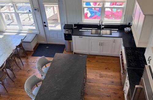 The Archipelago Cottage | McLaren Island Waterfront Private Cottage