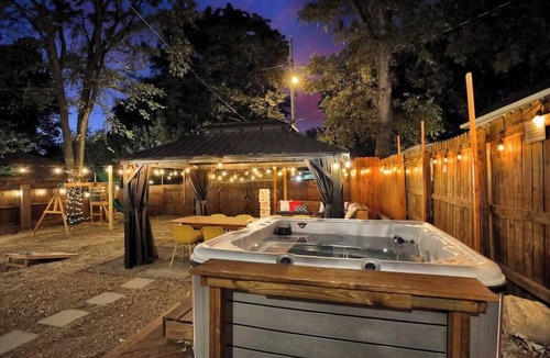 Evergreen House | Memphis Hall of Fame! Hot Tub, Fire Pit