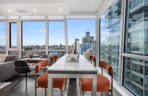 Downtown Toronto Apartment | Mercer Suites - Toronto's Entertainment District