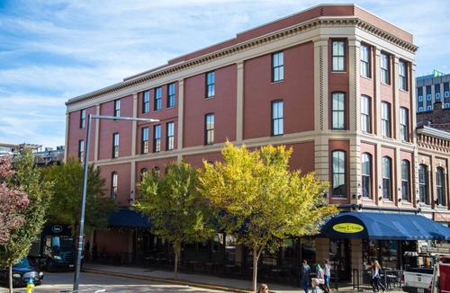 Downtown Knoxville Apartment | Mid Mod,Great Location, Heart of downtown Knoxville