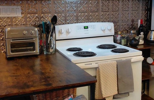 Williamsford Apartment | Moana and Maple Country escape, close to X-C skiing and 50 min to Blue Mountain.