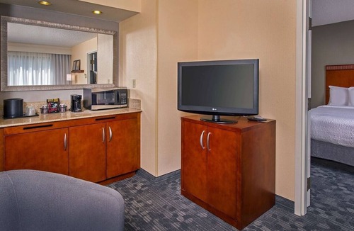University Place Hotel | Modern 1 BR Suite Comfort Near Pavilion Pet-Friendly, Gym
