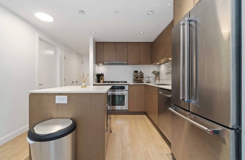 Mount Pleasant Condo | Modern 1BR Condo near Seawall & SkyTrain-walking distance to MAJOR INTERNATIONAL SPORTING EVENT