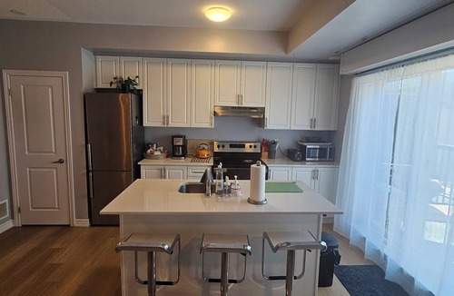 Durham Region House | Modern 2-Storey townhouse | 2BDR | 1 BATH | Free Parking | Minutes to Hwy 401