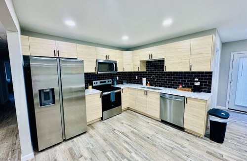 Stokes House | Modern 4BR Boho Home | Minutes to Belews Lake