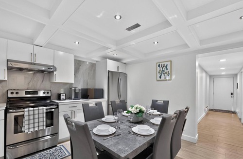 Fraserview House | Modern and spacious 3-BR basement suite