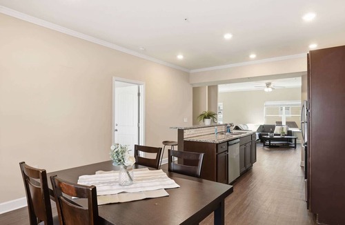 Central Condo | Modern Comfort | 7 min to Clemson University!