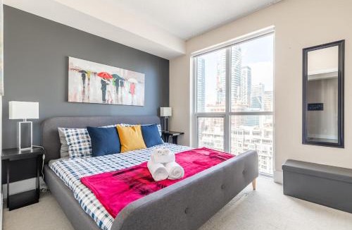 Toronto Entertainment District House | Modern Condo Near CN Tower & Downtown