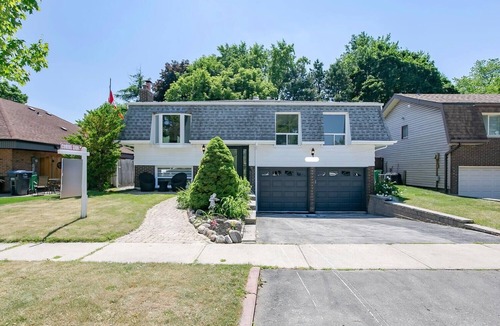 Mississauga House | Modern Cozy Newly Renovated Home fully equipped ideal for long stays