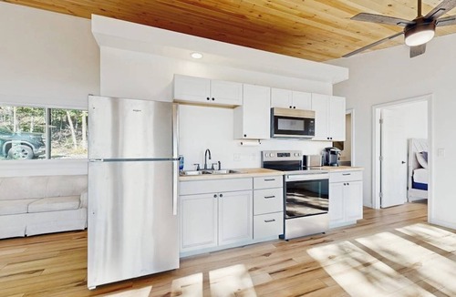 Sandy Point Cabin | Modern Maine cottage with river views, deck, and a convenient washer/dryer