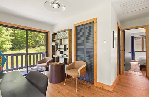 Warrensville House | Modern Mountain Escape, Modern Mountain Escape 10 minutes to West Jefferson.