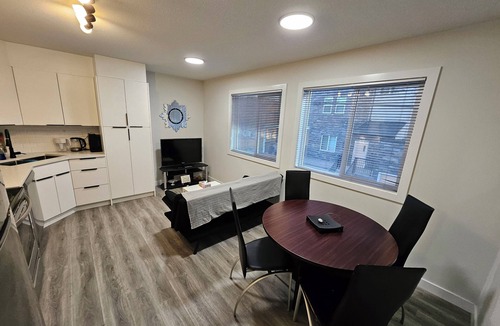 Whyte ave House | Modern Newer Garage Suite Unit