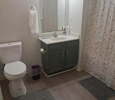 Columbia Apartment | Modern Space Great For Extended Stays Pool & Gym