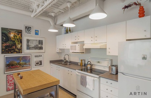 Mount Pleasant Condo | Modern & Stylish Studio Flat - Right off Main St.