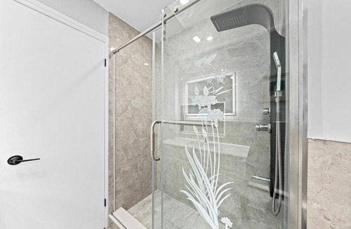 Dufferin Grove Hotel | Modern Suite Near Dufferin Grove Transit Line
