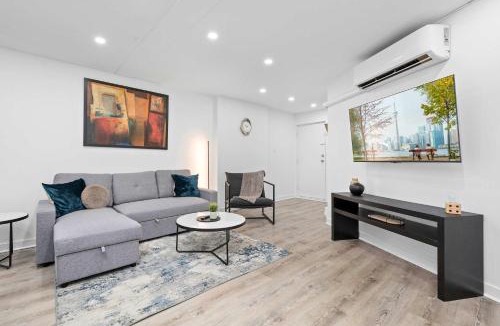 Dufferin Grove Hotel | Modern Suite Near Little Italy Walk to Transit