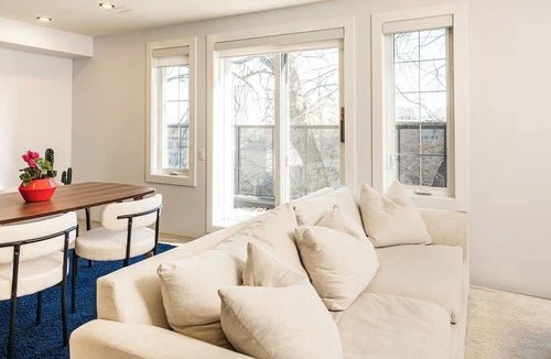 Mimico Apartment | Modern Toronto Residence by the Lake - 2BDR
