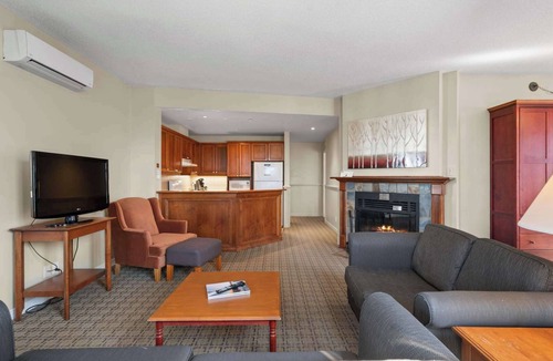 Mont-Tremblant Pedestrian Village Condo | Mont-Tremblant - Le Johannsen 378