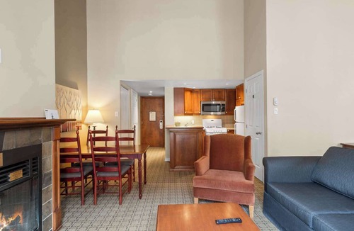 Mont-Tremblant Pedestrian Village Condo | Mont-Tremblant - Le Johannsen 413