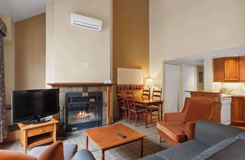 Mont-Tremblant Pedestrian Village Condo | Mont-Tremblant - Le Johannsen 413