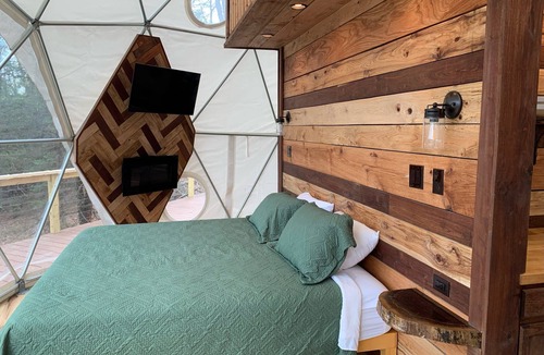 Hico Cabin | Moonshiner Tree Dome is rustic luxury with big, beautiful panoramic views.
