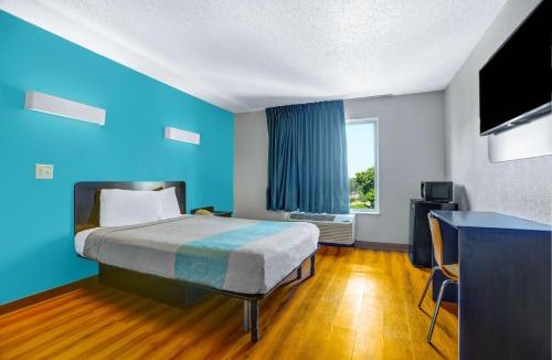 Northeast Raleigh Hotel | Motel 6-Raleigh, NC - North