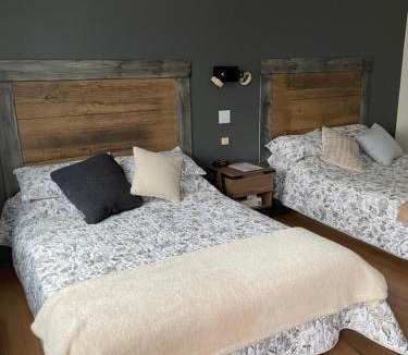 Acton Vale Hotel | Motel Valois JM inc
