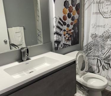 Acton Vale Hotel | Motel Valois JM inc