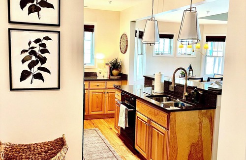 Foscoe Condo | Mount LiveJoy | Top-Floor Echota Retreat | 2 King Suites | Mtn Views | Near Ban