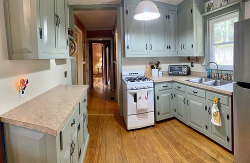 Mountain Rest House | Mountain Cabin w/Hot Tub + Pvt. Deck!