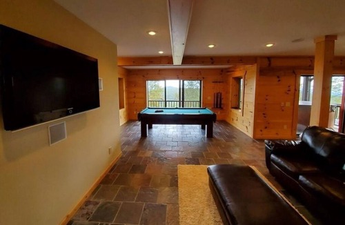 Sparta House | Mountain Cabin with Views of the Blue Ridge Parkway and the Piedmont