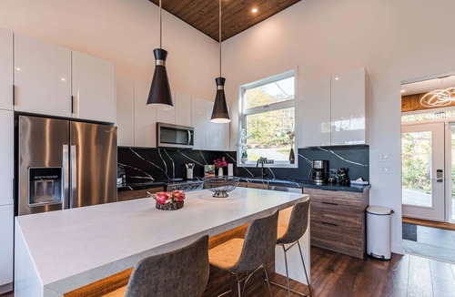 La Conception Ski Chalet | Mountain Chalet: Sauna, Hot Tub & Fire Pit