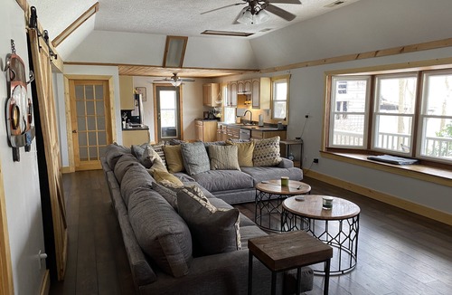 Maggie Valley Cabin | Mountain Creek Lodge One Level Easy Access Pet Friendly Family Gatherings