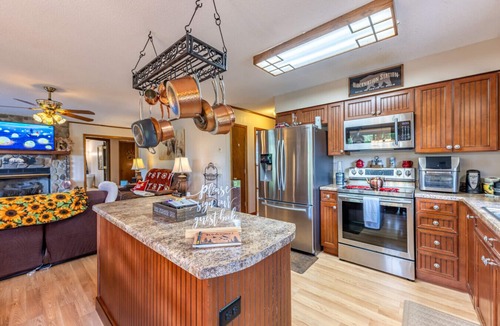 Franklin House | Mountain Escape w/Game Room & Smoky Views!