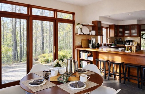 Bakersville Cabin | Mountain Retreat for Two! Japanese Tub. Fast WiFi