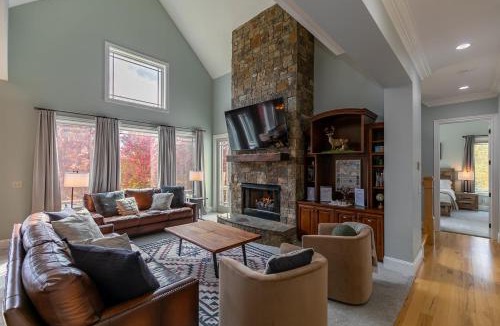 Altamont House | Mountain Top at Linville Falls