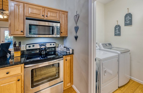 Big Canoe House | Mountain View Cabin All Suites+Hot Tub+Firepit+Game Room+Karaoke+EV Charger