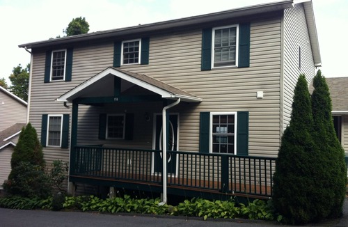 Blowing Rock Cottage | Mountainside Cottage! Great Views, Close to Appalachian Ski Mtn, Free WiFi!
