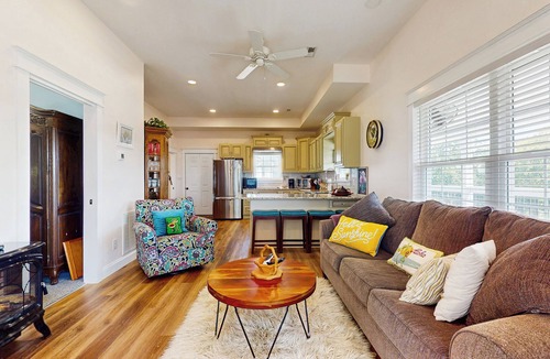 Seymour House | Mtn Views! Romantic Rural Retreat in Seymour