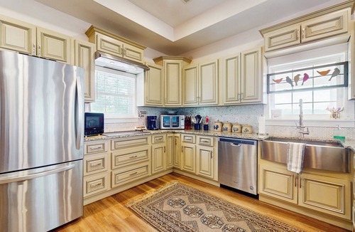 Seymour House | Mtn Views! Romantic Rural Retreat in Seymour