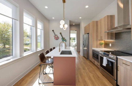 Radnor House | Music City Abode | Roof Lounge + Modern Design