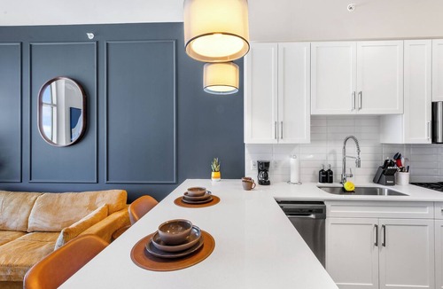 Sobro Apartment | Music City Condo For 2 In The Gulch, Pool & Connected To Whole Foods