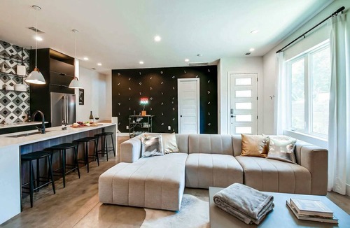 Edgehill House | Nashville getaway: 2 rooftop homes, sleeps 20, 6 bedrooms in the Gulch