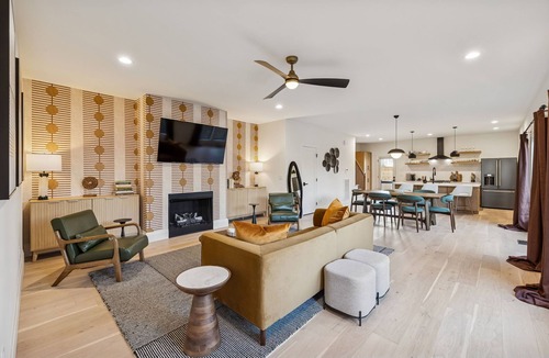 Inglewood House | Nashville home with game room and home theater!